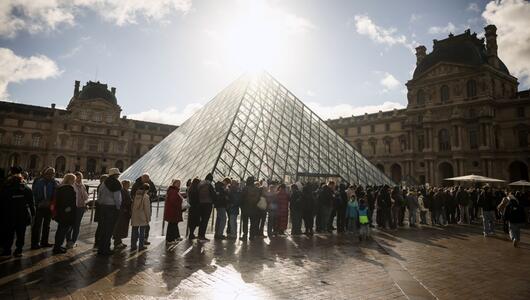 Der Louvre in Paris.