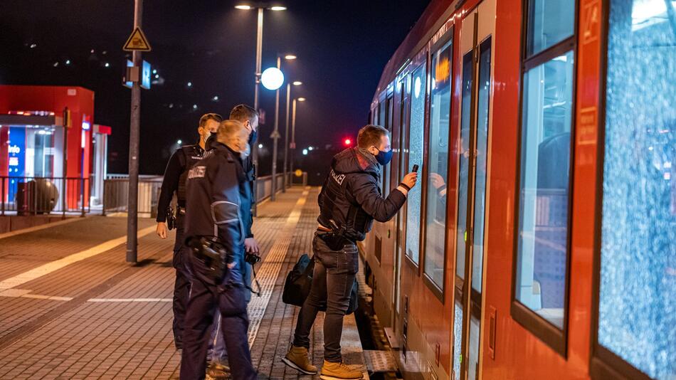 Auf Zug geschossen - Keine Verletzten