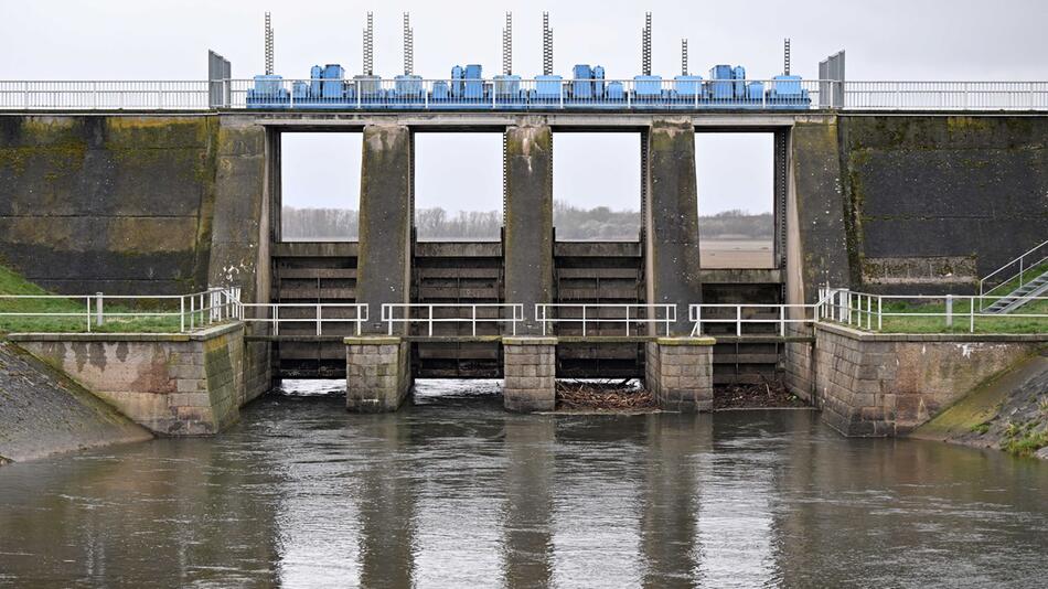 Hochwasserrückhaltebecken Straußfurt