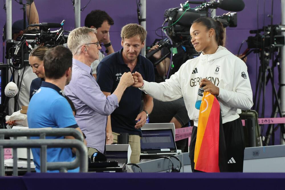 Norbert König im Gold-Interview mit Olympiasiegerin Yemisi Ogunleye