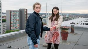 "Tatort: Nachtschatten": Leonie Winkler (Cornelia Gröschel, l.) findet Amanda (Emilie ...