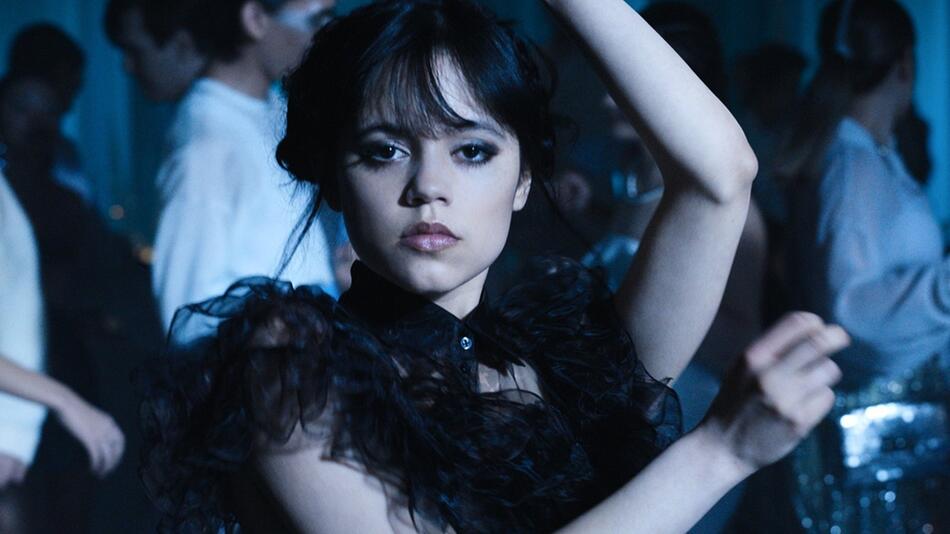 Mit wem tanzt "Wednesday" (Jenna Ortega) in Staffel zwei?