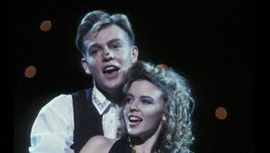 Jason Donovan und Kylie Minogue lernten sich am Set von "Nachbarn" kennen und lieben.