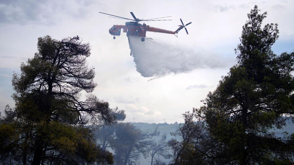 Brand im Norden Athens