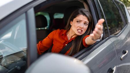 Bei einem Unfall haftet immer, wer rückwärts fährt – oder?