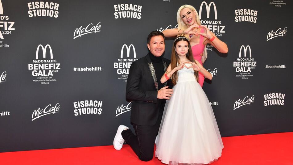 Sophia Cordalis durfte bei der McDonald's Benefizgala zum ersten Mal mit ihren Eltern Lucas ...