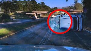 Crash nach Verfolgungsjagd: Verdächtiger tritt sich durch Windschutzscheibe