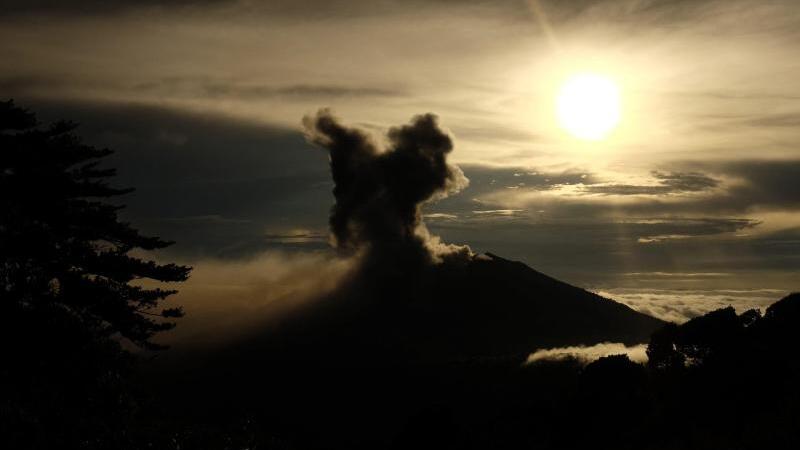 Vulkan Turrialba wieder aktiv