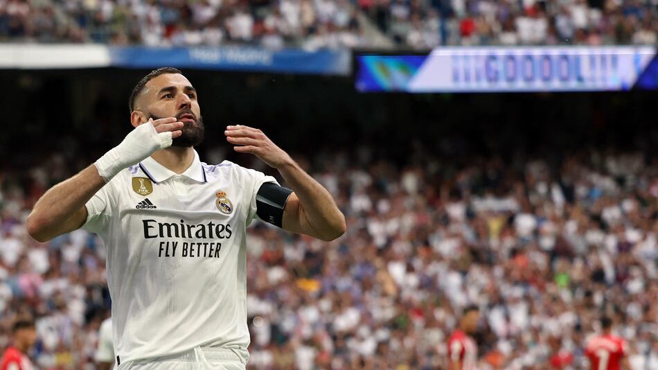 Real Madrids Torjäger Karim Benzema feiert am 4. Juni 2023 ein Elfmetertor gegen Bilbao