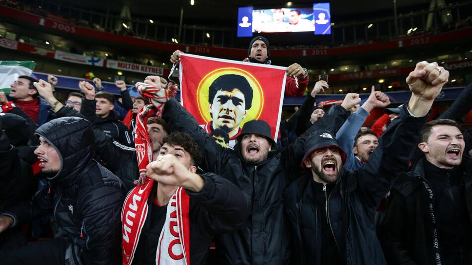 Sevilla-Fans beim Auswärtsspiel in London.