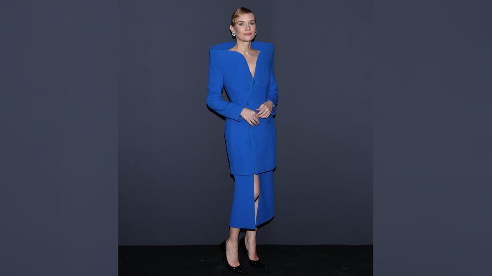 Schauspielerin Diane Kruger in ihrem blauen Balenciaga-Kostüm