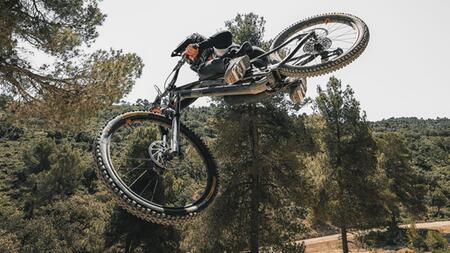 Neue Gravity-Bikes von Mondraker: Neuer Park-Shredder und Pumptrackbike vorgestellt