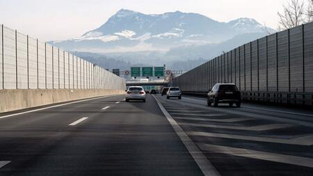 Volksentscheid über Autobahn-Projekte am 24.11.: Neue Autobahnen? Schweizer könnten dagegen stimmen