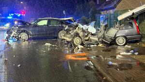 Fahranfänger gerät in Gegenverkehr - sieben Verletzte