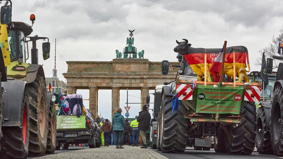 Traktoren vor dem Brandenburger Tor