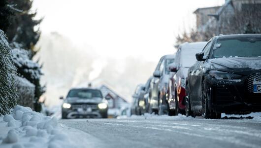 Auf Schnee folgt Eis - Gefahr auf glatten Straßen