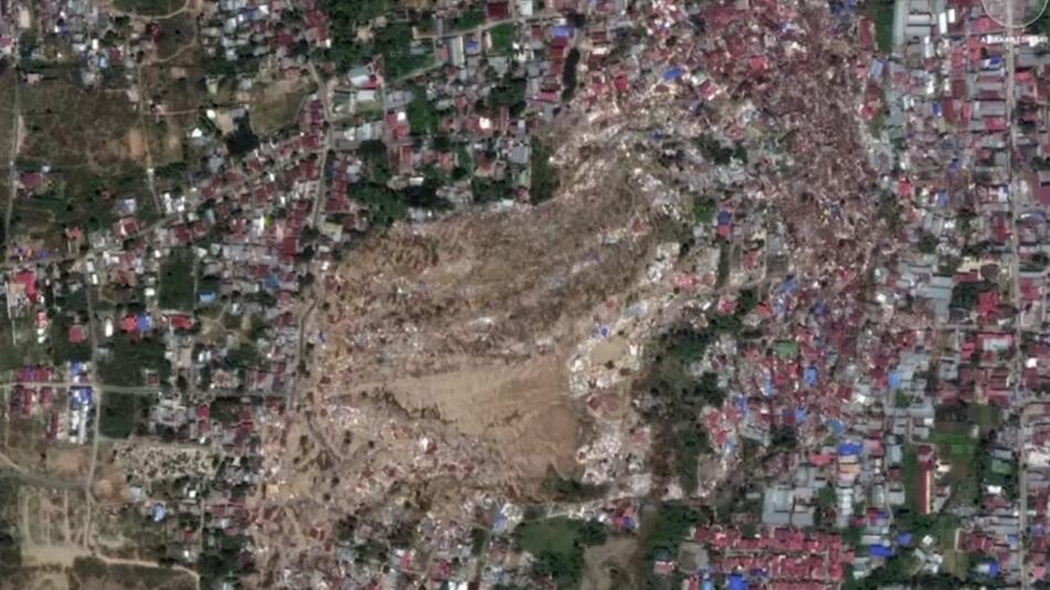 Vorher - Nachher: Die Zerstörungen durch Tsunami in Indonesien.