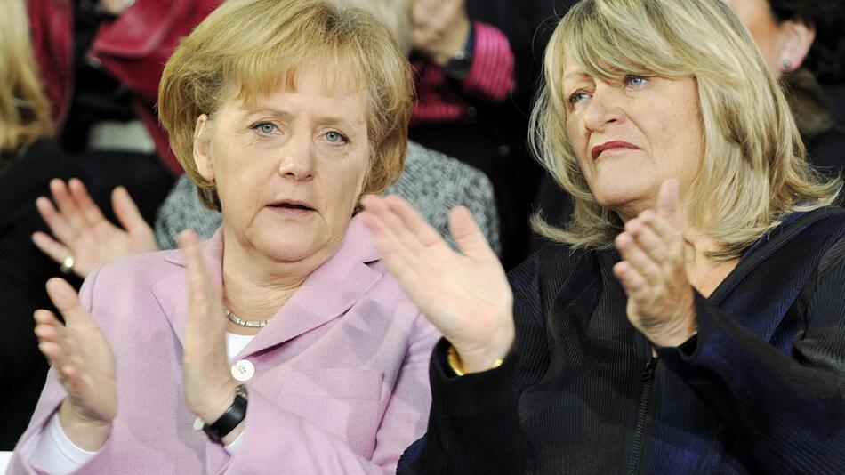 Angela Merkel, Alice Schwarzer, 2009, Bundeskanzlerin, Frauenrechtlerin, 90 Jahre Frauenwahlrecht