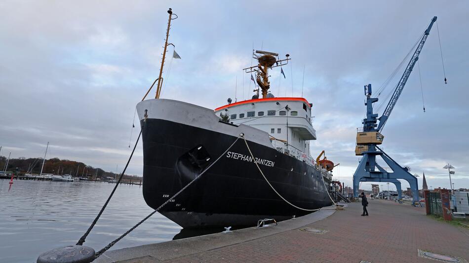 Eisbrecher "Stephan Jantzen" im Stadthafen