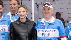 Fürstin Charlène unterstützt ihren Mann Fürst Albert II. bei dem Charity-Radrennen, das unter ...