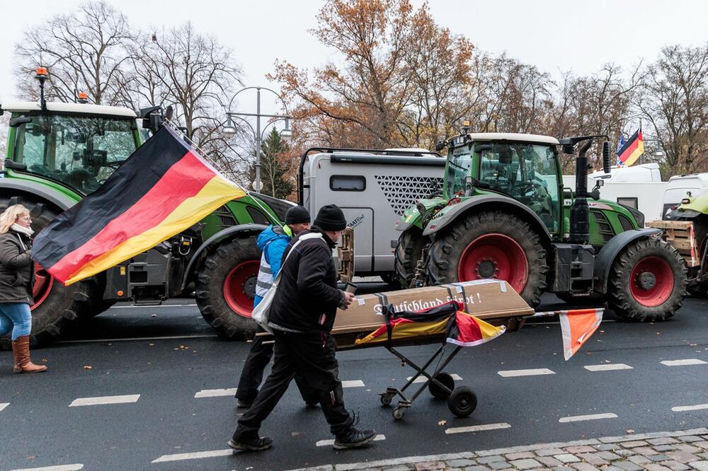 Demonstration des Vereins "Hand in Hand für unser Land"