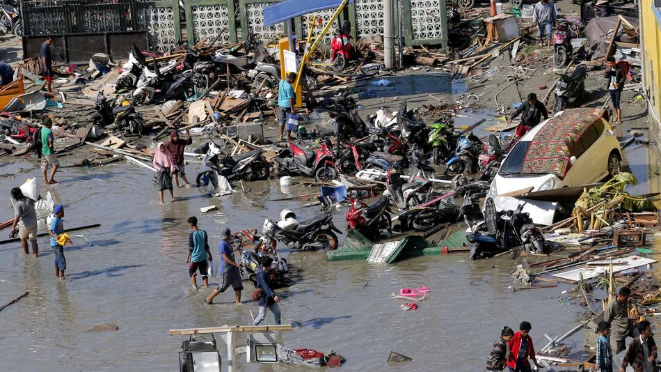 Nach Erdbeben in Indonesien