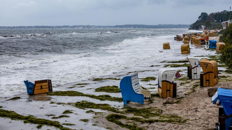 Die Ostseeküste ist in Alarmbereitschaft.