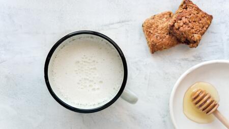 Bei Erkältung besser keine Milch trinken? Das stimmt nicht