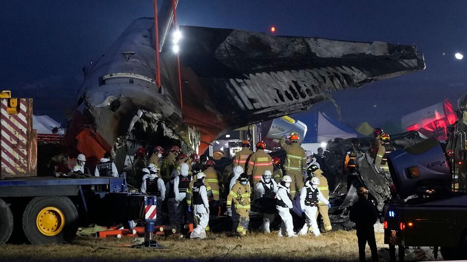 Passagierflugzeug in Südkorea verunglückt