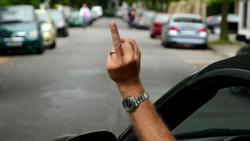 Aggressive Autofahrer, Stinkefinger