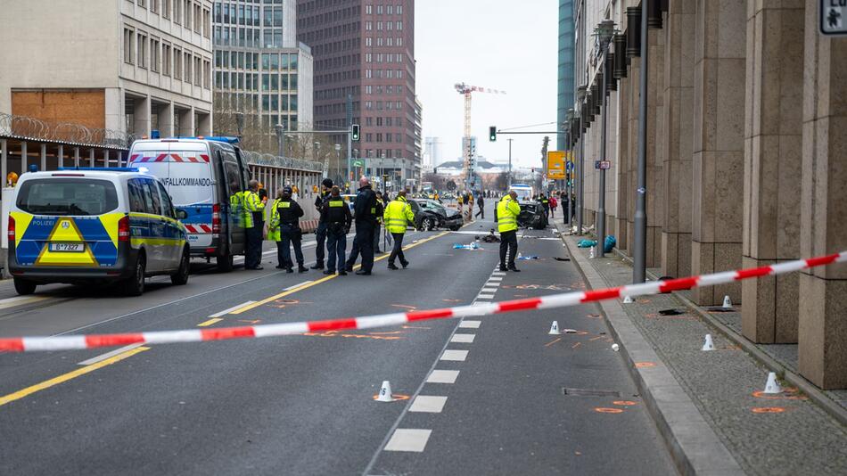 Schwerer Unfall in Berlin-Mitte