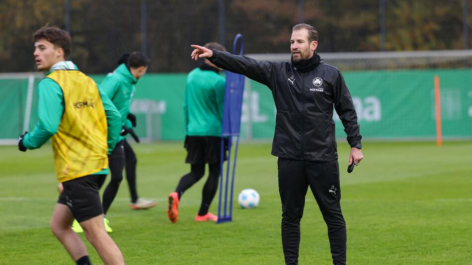 Erstes Training der SpVgg Greuther Fürth mit neuem Trainer