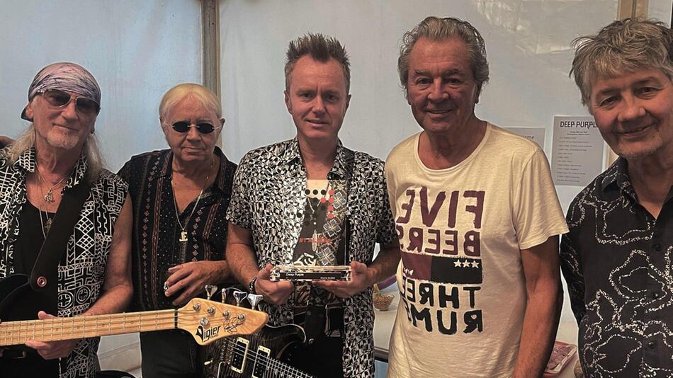 Die Hardrock-Veteranen von Deep Purple mit ihrem brandneuen "Nummer 1 Award"