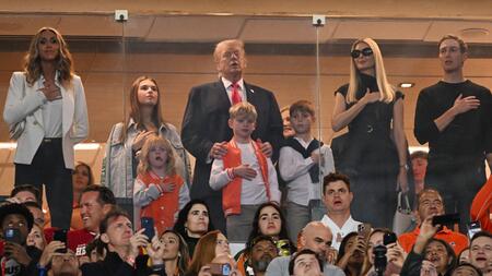 Vor Gipfel in Davos: Donald Trump entspannt mit Familie beim Football