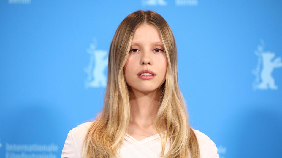 Mia Goth