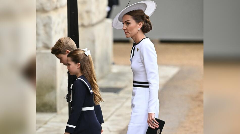 Prinzessin Kate mit ihren Kindern George und Charlotte bei "Trooping the Colour".