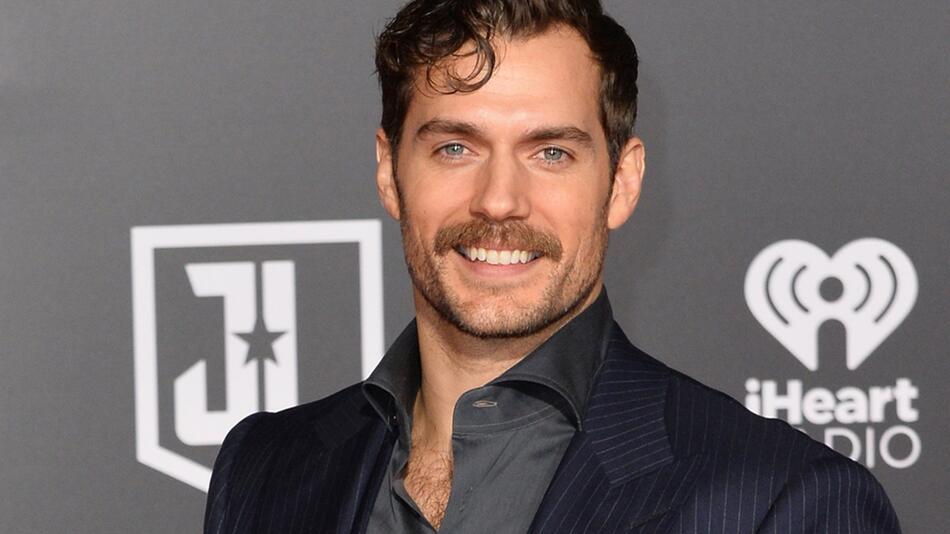 "The Witcher"-Star Henry Cavill spielt im neuen "Highlander"-Film mit.