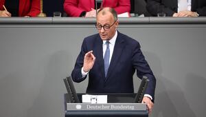 Friedrich Merz im Deutschen Bundestag zur Abstimmung über die Vertrauensfrage