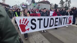 Serbien: Tausende gehen gegen staatlichen Druck auf Universitäten auf die Straße 