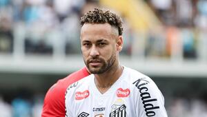 Neymar bleibt bis Ende 2026 beim FC Santos.