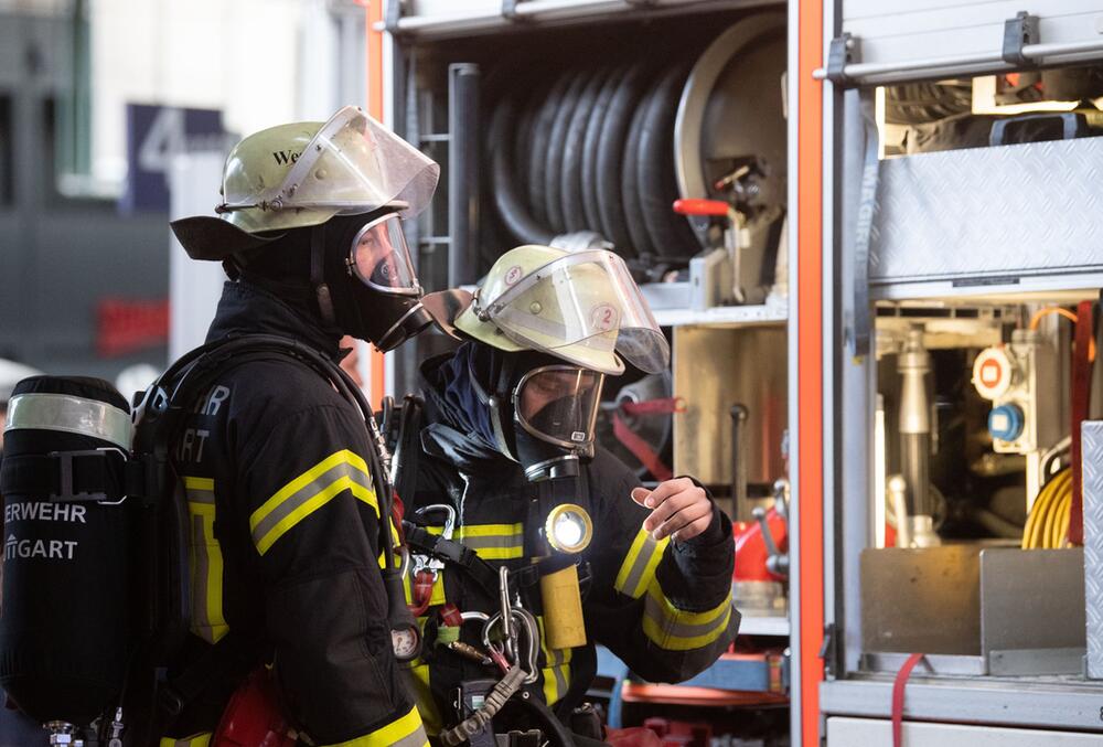 FeuerwehrmännerStuttgart Hauptbahnhof