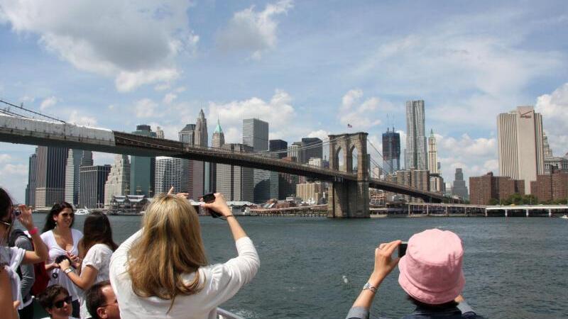 Blick auf die Brooklyn Bridge in New York