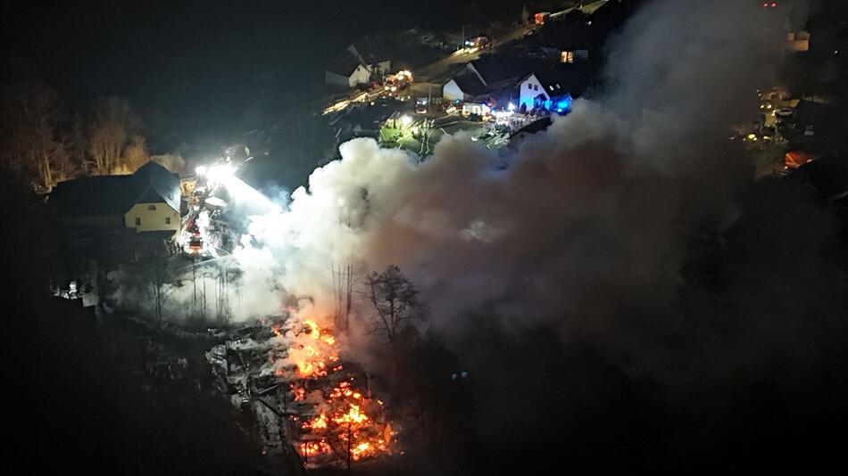 Sägewerk in Wunsiedel steht in Flammen