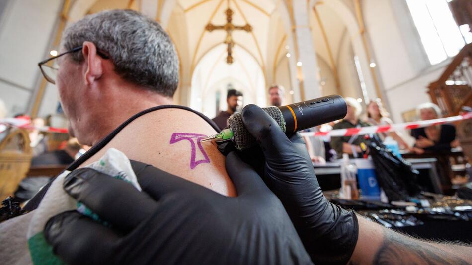 Tattoo-Gottesdienst in der Johanniskirche