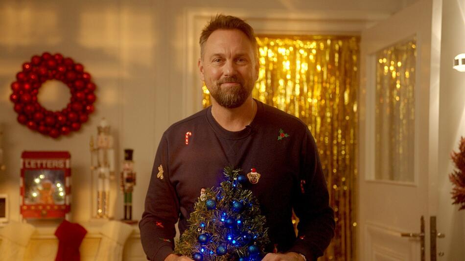 Steven Gätjen liebt Ugly Christmas Sweater und Weihnachtsfilme.