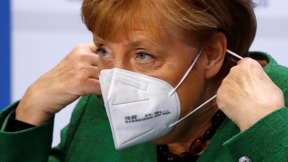 Angela Merkel, CDU, Bundesklanzlerin, Schutzmaske, Corona-Pandemie, Coronakrise