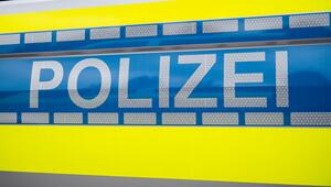 Polizei-Aufschrift auf Streifenwagen