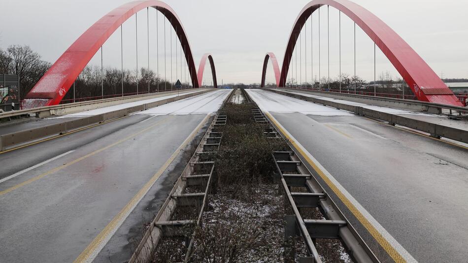 Autobahn GmbH zu Brücken