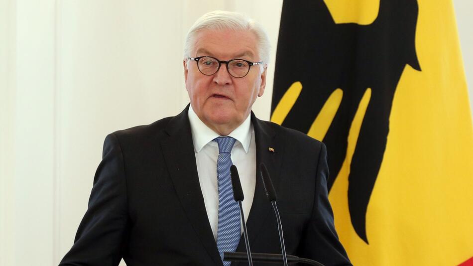 Bundespräsident Steinmeier spricht mit Bürgern