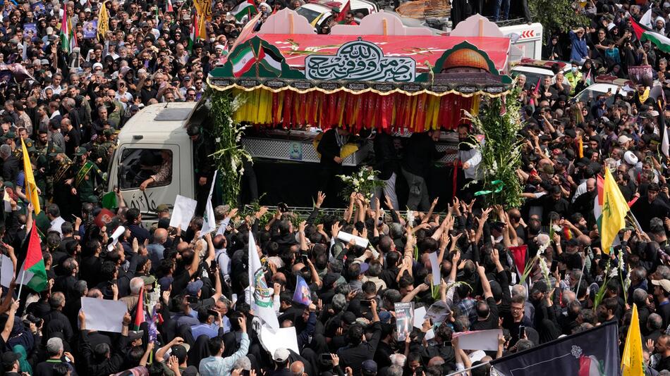 Trauerzeremonie für Hanija in Teheran